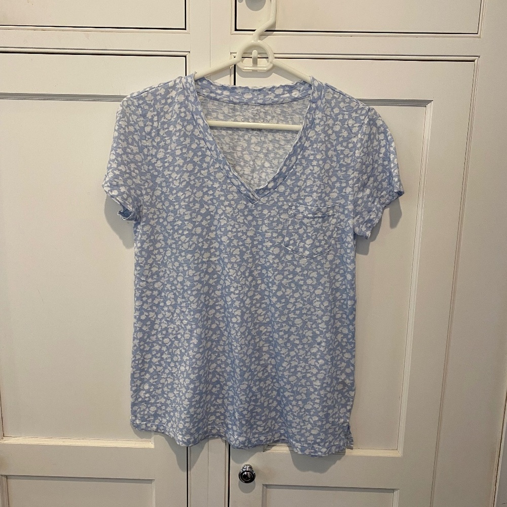 Caslon V-Neck T Shirt - Size Small